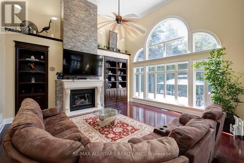 23 Cranborne Chase, Whitchurch-Stouffville, ON - Indoor Photo Showing Living Room With Fireplace