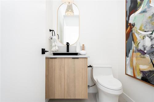 15 Karschuk Bay, Winnipeg, MB - Indoor Photo Showing Bathroom