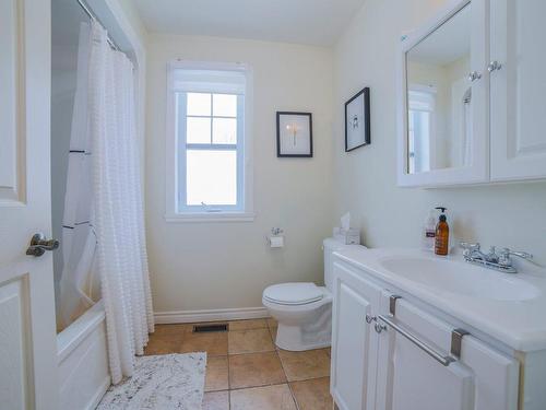 Logement - 1050  - 1052 Rue Victorin, Drummondville, QC - Indoor Photo Showing Bathroom