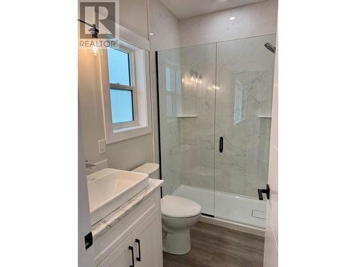 806 Cliff Avenue Unit# 107, Enderby, BC - Indoor Photo Showing Bathroom