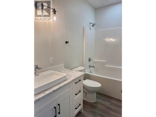 806 Cliff Avenue Unit# 107, Enderby, BC - Indoor Photo Showing Bathroom