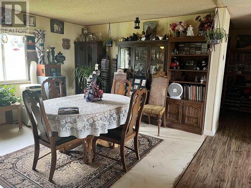 4065 Mckinley Drive, Lac La Hache, BC - Indoor Photo Showing Dining Room