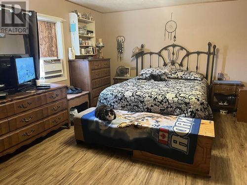 4065 Mckinley Drive, Lac La Hache, BC - Indoor Photo Showing Bedroom