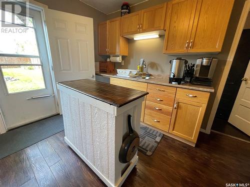410 Central Avenue, Buchanan, SK - Indoor Photo Showing Kitchen With Double Sink