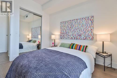 #4703 -1 Yorkville Ave, Toronto, ON - Indoor Photo Showing Bedroom