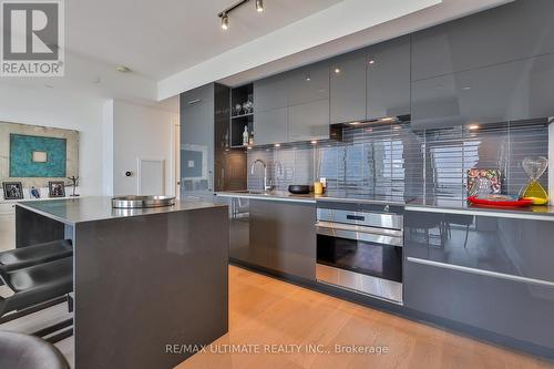 #4703 -1 Yorkville Ave, Toronto, ON - Indoor Photo Showing Kitchen With Upgraded Kitchen