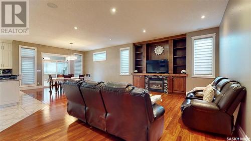 6005 Eagles Cove, Regina, SK - Indoor Photo Showing Living Room