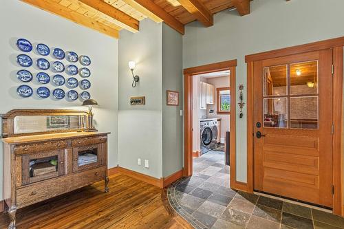 1403 Deer Ridge Road, Golden, BC - Indoor Photo Showing Bathroom