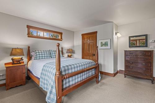 1403 Deer Ridge Road, Golden, BC - Indoor Photo Showing Bedroom