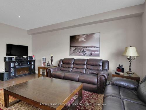 79-5080 Fairview St, Burlington, ON - Indoor Photo Showing Living Room