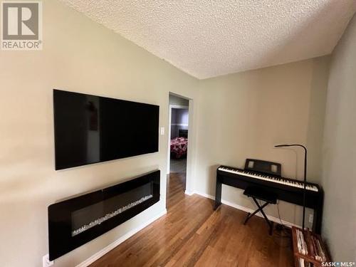 859 1St Avenue Ne, Swift Current, SK - Indoor With Fireplace