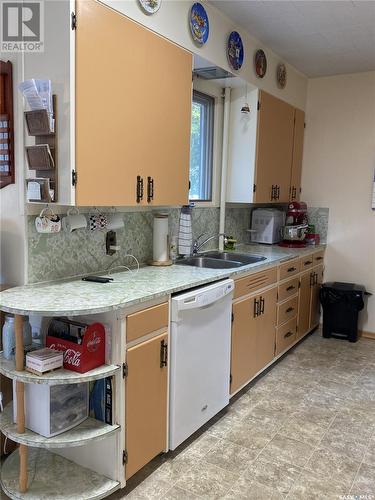 537 1St Street, Estevan, SK - Indoor Photo Showing Kitchen With Double Sink