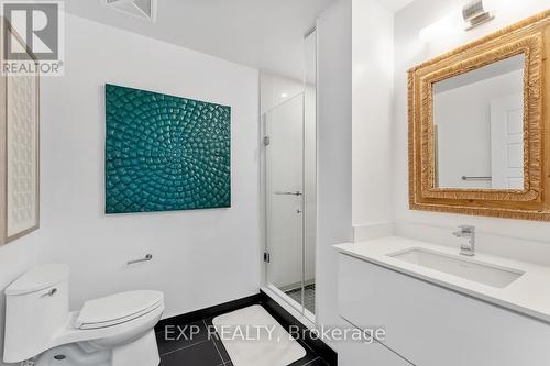 #325 -415 Sea Ray Ave, Innisfil, ON - Indoor Photo Showing Bathroom