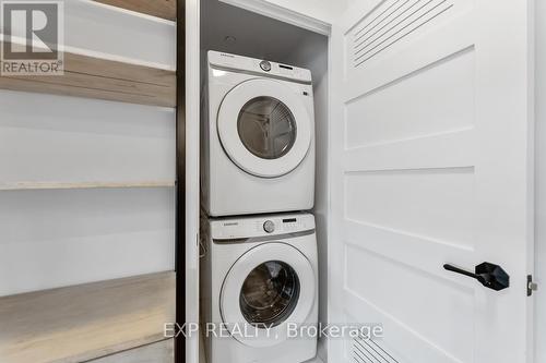 #325 -415 Sea Ray Ave, Innisfil, ON - Indoor Photo Showing Laundry Room