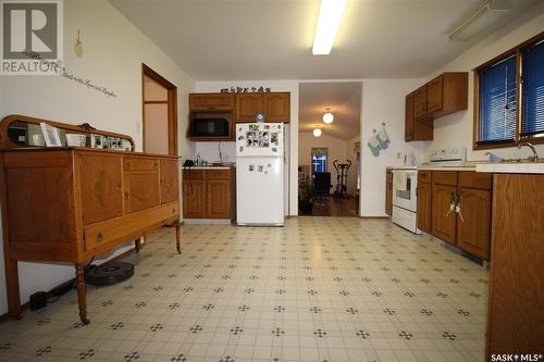 20 Bradley Avenue, Tompkins, SK - Indoor Photo Showing Kitchen