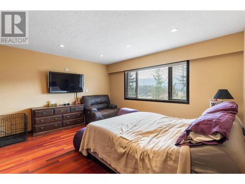 2545 6 Highway E, Lumby, BC - Indoor Photo Showing Bedroom