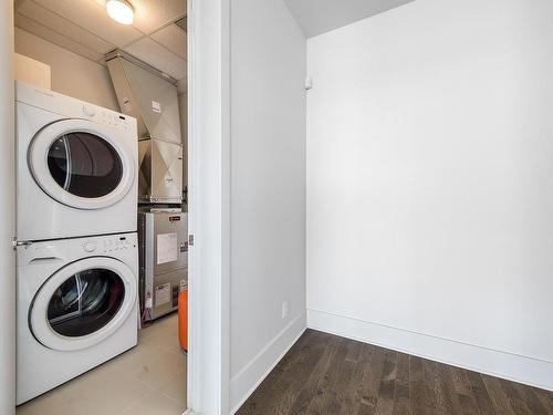 Salle de lavage - 1203-365 Rue St-André, Montréal (Ville-Marie), QC - Indoor Photo Showing Laundry Room