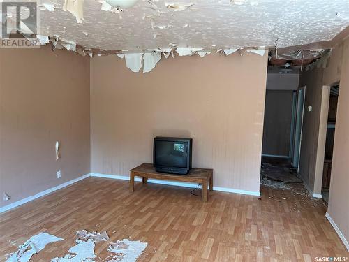 413 2Nd Avenue E, Assiniboia, SK - Indoor Photo Showing Other Room