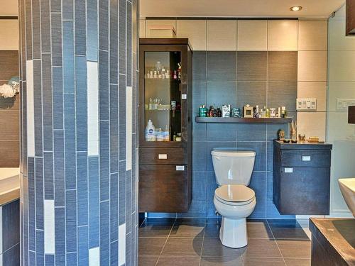 Salle de bains attenante Ã  la CCP - 307-8145 Boul. St-Laurent, Brossard, QC - Indoor Photo Showing Bathroom