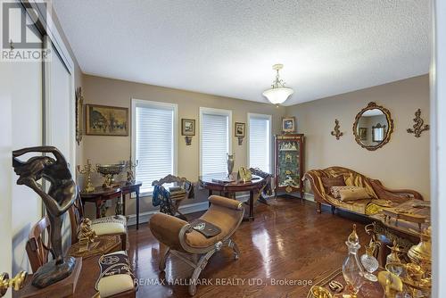 171 Millwood Parkway, Vaughan, ON - Indoor Photo Showing Living Room