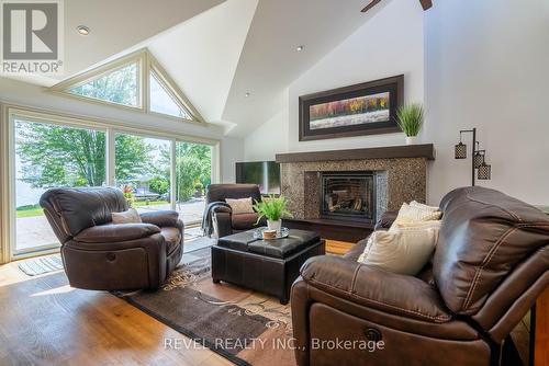 183 Lakeshore Road W, Oro-Medonte, ON - Indoor Photo Showing Living Room With Fireplace