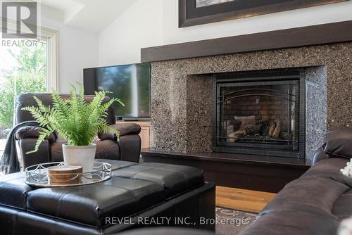 183 Lakeshore Road W, Oro-Medonte, ON - Indoor Photo Showing Living Room With Fireplace