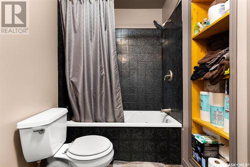 1234 Queen Street, Regina, SK - Indoor Photo Showing Bathroom