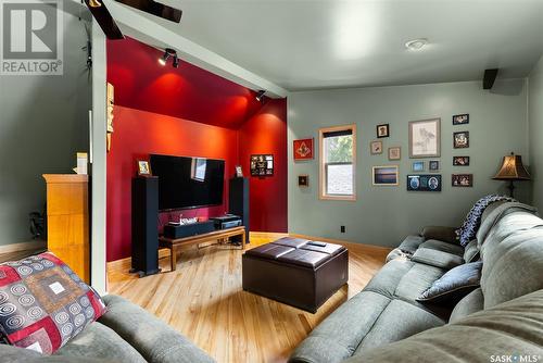 1234 Queen Street, Regina, SK - Indoor Photo Showing Living Room