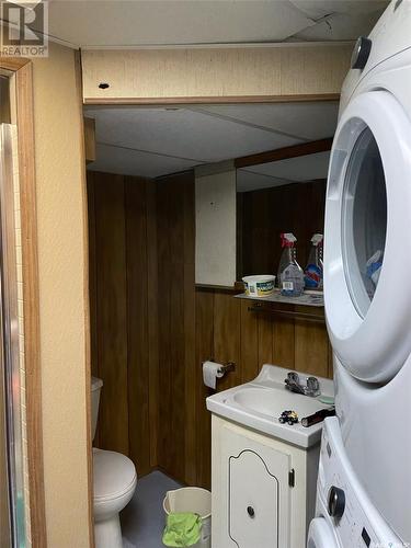 708 Birch Crescent, Hudson Bay, SK - Indoor Photo Showing Laundry Room