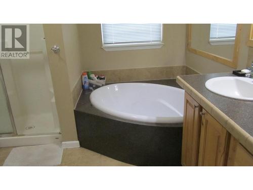 2616 North Bonaparte Road, 70 Mile House, BC - Indoor Photo Showing Bathroom
