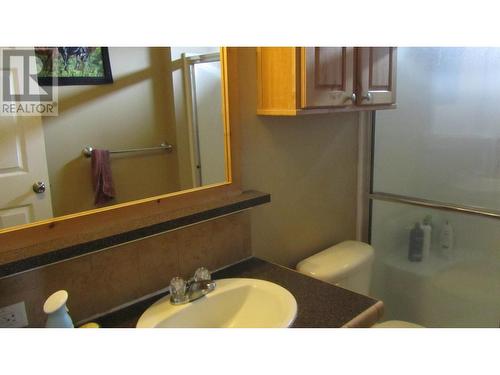 2616 North Bonaparte Road, 70 Mile House, BC - Indoor Photo Showing Bathroom