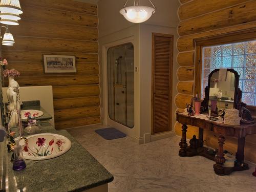 3775 Sylvester Road, Creston, BC - Indoor Photo Showing Other Room