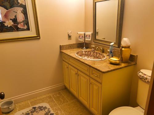 3775 Sylvester Road, Creston, BC - Indoor Photo Showing Bathroom