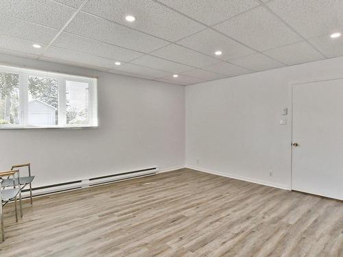 Salle familiale - 28 Rue St-Jacques, Saint-Jacques, QC - Indoor Photo Showing Other Room