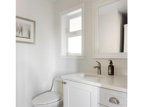 1355 Tapping Rd, North Saanich, BC - Indoor Photo Showing Bathroom