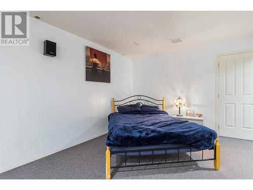 1711 Davies Road, Sorrento, BC - Indoor Photo Showing Bedroom