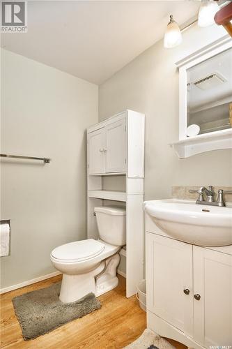 103 314 11Th Street E, Prince Albert, SK - Indoor Photo Showing Bathroom