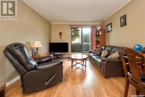 103 314 11Th Street E, Prince Albert, SK - Indoor Photo Showing Living Room