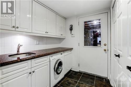 5981 Rideau Valley Drive N, Manotick, ON - Indoor Photo Showing Laundry Room