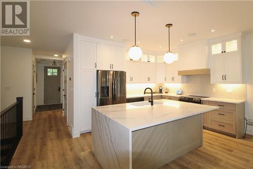 112 Jackson Street E, Durham, ON - Indoor Photo Showing Kitchen With Upgraded Kitchen