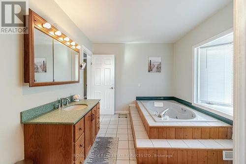 1451 Sixth Line, Oakville, ON - Indoor Photo Showing Bathroom