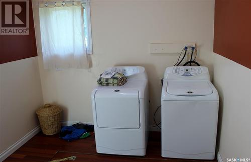 3 2Nd Avenue, Weyburn, SK - Indoor Photo Showing Laundry Room