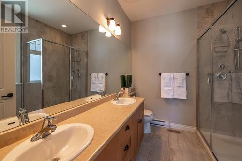 2450 Radio Tower Road Unit# 273, Oliver, BC - Indoor Photo Showing Bathroom