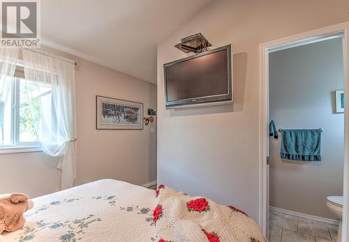 8000 Highland Road Unit# 13, Vernon, BC - Indoor Photo Showing Bedroom