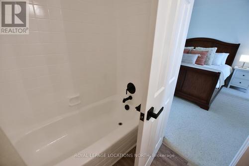 207 Escarpment Cres, Collingwood, ON - Indoor Photo Showing Bathroom