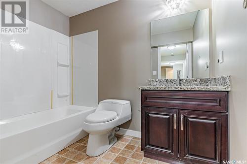 143 Johns Road, Saskatoon, SK - Indoor Photo Showing Bathroom