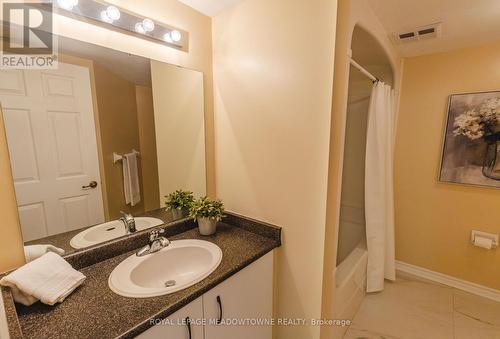 #113 -1450 Bishops Gate, Oakville, ON - Indoor Photo Showing Bathroom