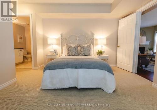 #113 -1450 Bishops Gate, Oakville, ON - Indoor Photo Showing Bedroom