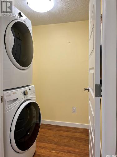 301 516 4Th Street E, Nipawin, SK - Indoor Photo Showing Laundry Room