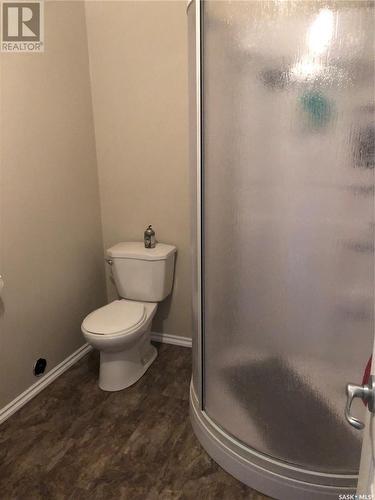 500 Main Street, Kelliher, SK - Indoor Photo Showing Bathroom